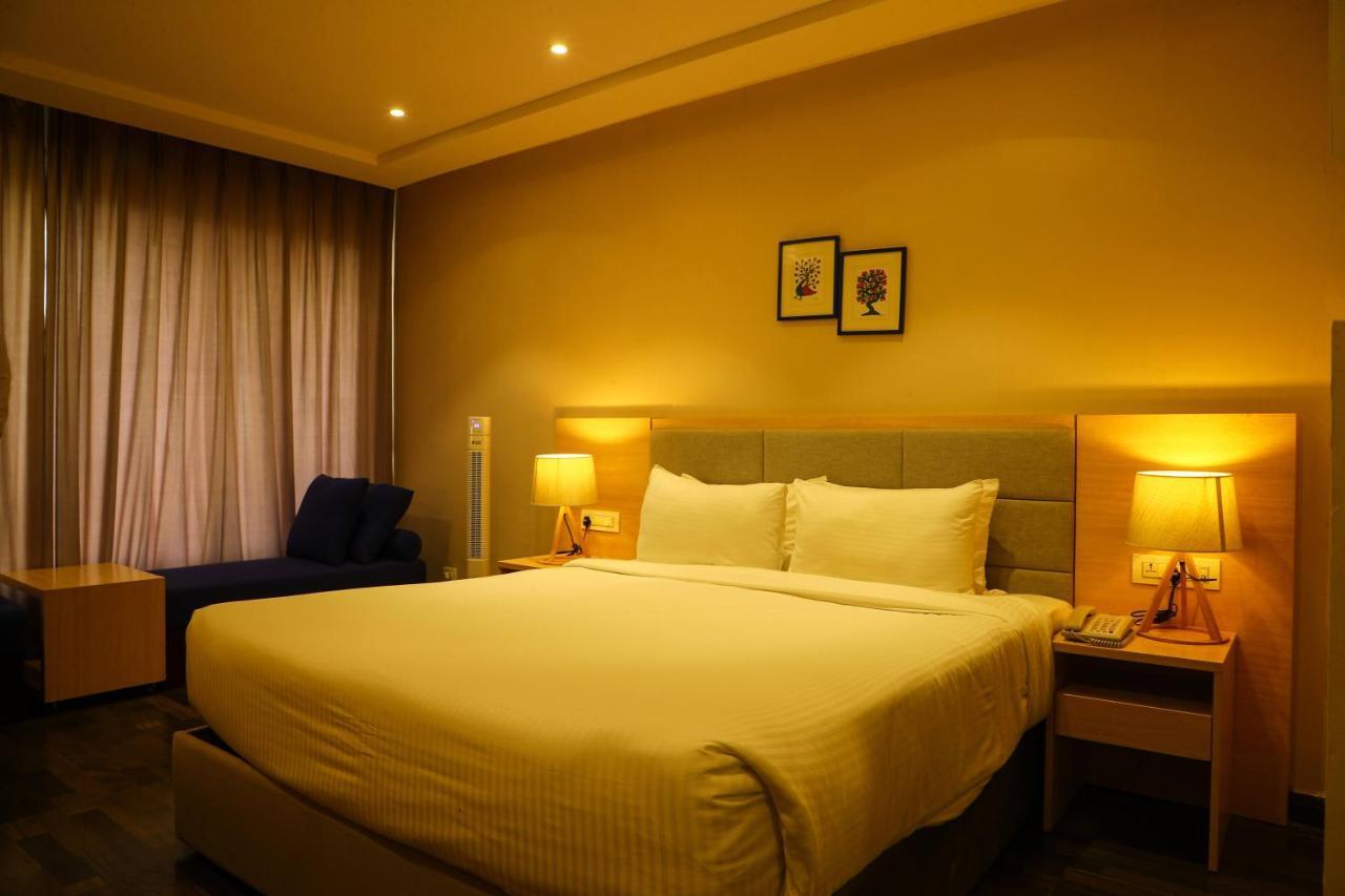 Bay View Hotel Vizag Visakhapatnam Bagian luar foto