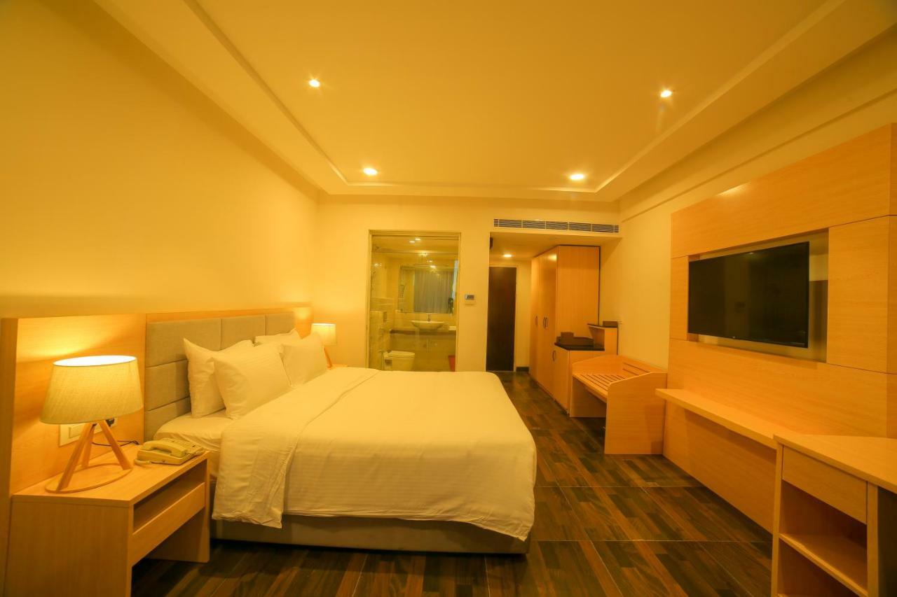 Bay View Hotel Vizag Visakhapatnam Bagian luar foto