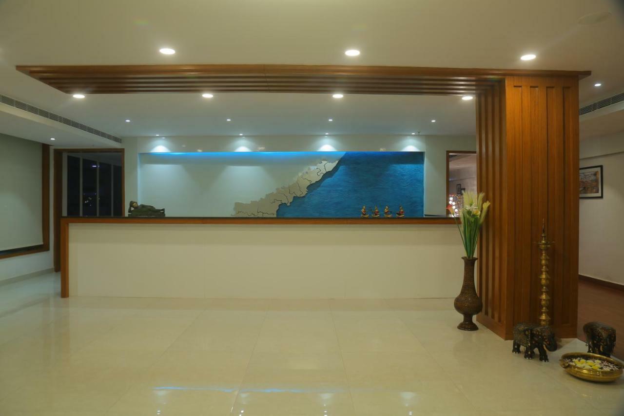 Bay View Hotel Vizag Visakhapatnam Bagian luar foto