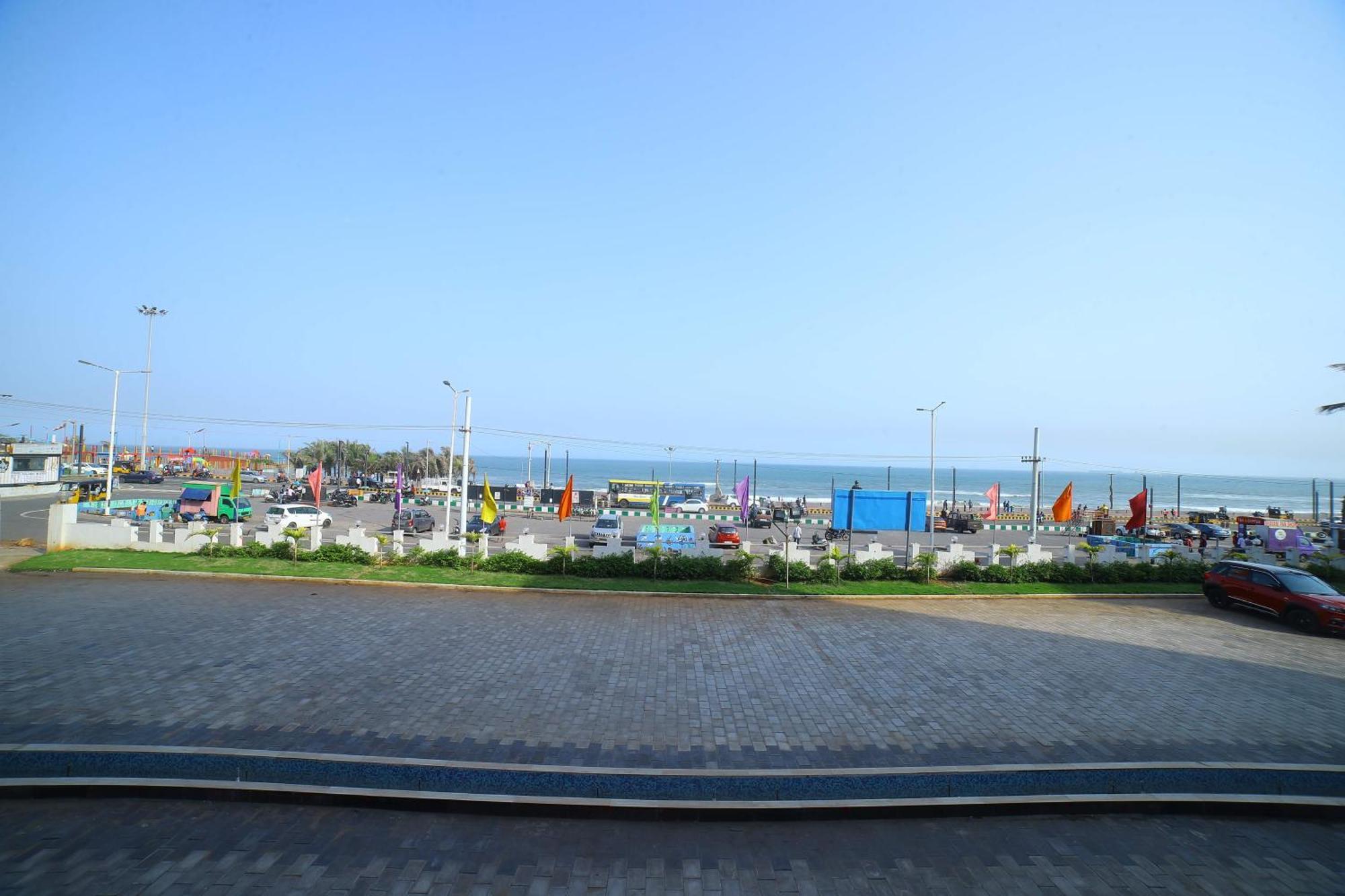 Bay View Hotel Vizag Visakhapatnam Bagian luar foto