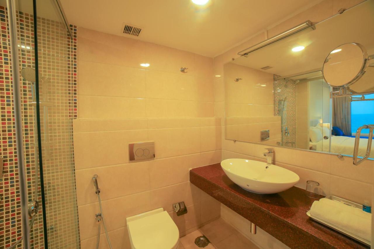 Bay View Hotel Vizag Visakhapatnam Bagian luar foto